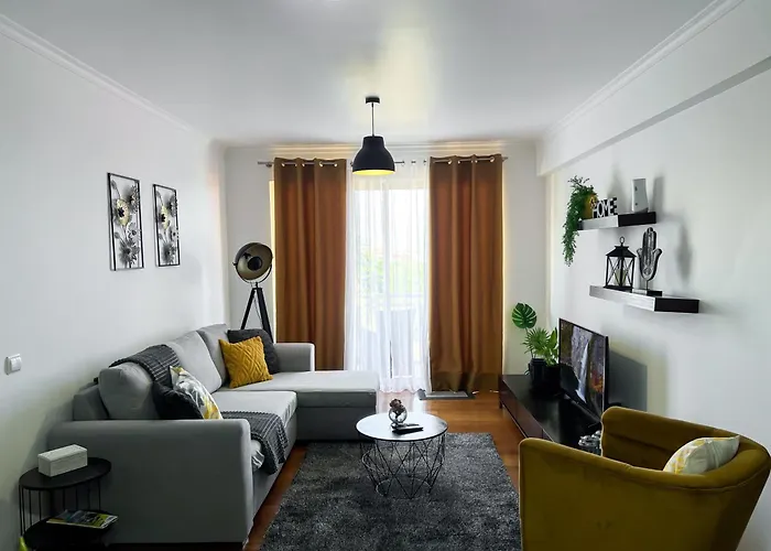 The Pink - Holidays In Madeira Island *