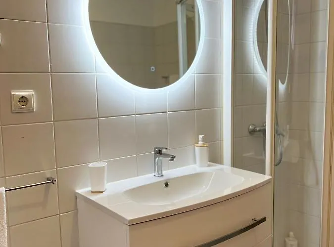 The Pink - Holidays In Madeira Island דירה קאניקו