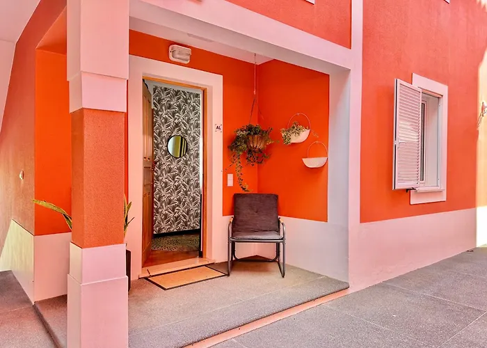 The Pink - Holidays In Madeira Island Канису